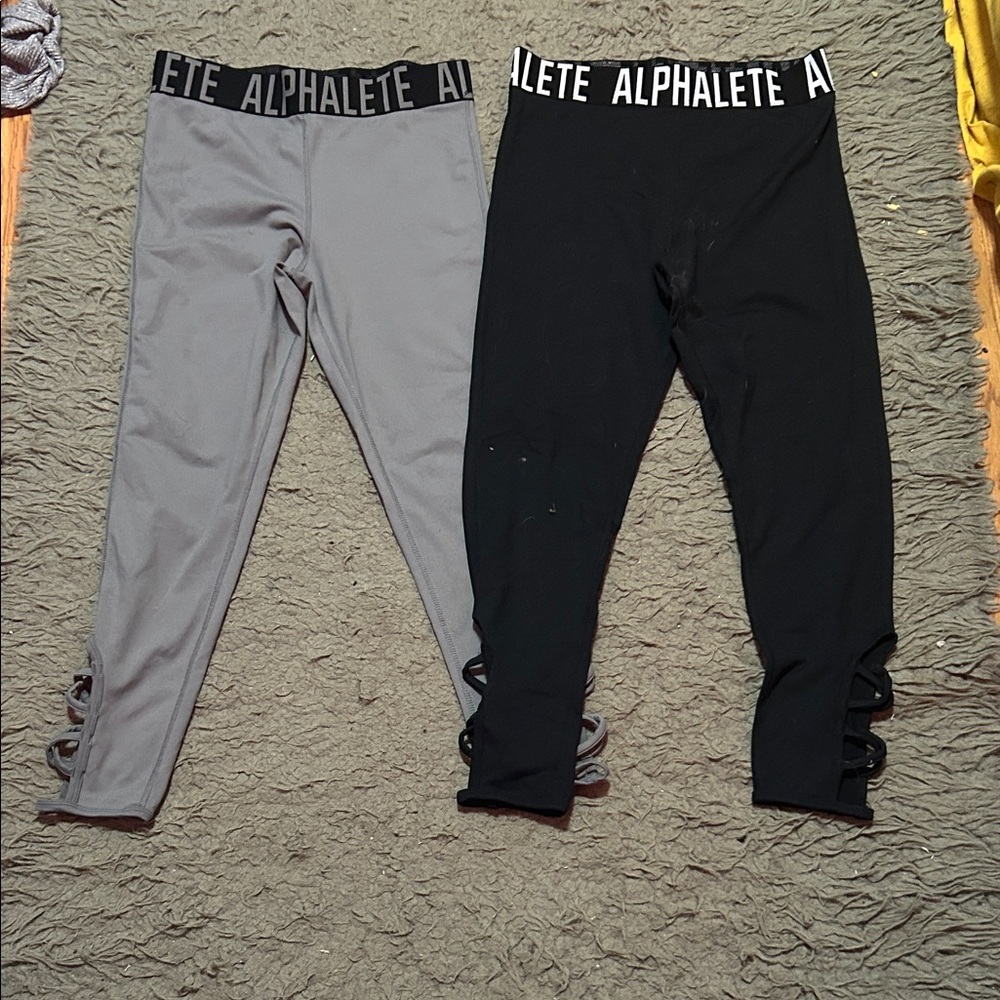 Alphalete Kids Dual-Tone Leggings in Gray and Black